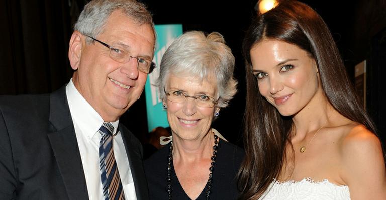 Pais de Katie Holmes estão ‘aliviados’ com a notícia da separação da filha e de Tom Cruise
