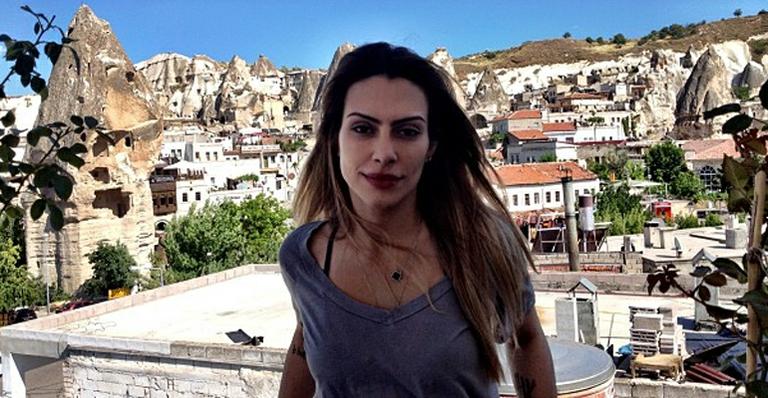 Cleo Pires publica foto na Turquia nos bastidores da gravação de ‘Salve Jorge’