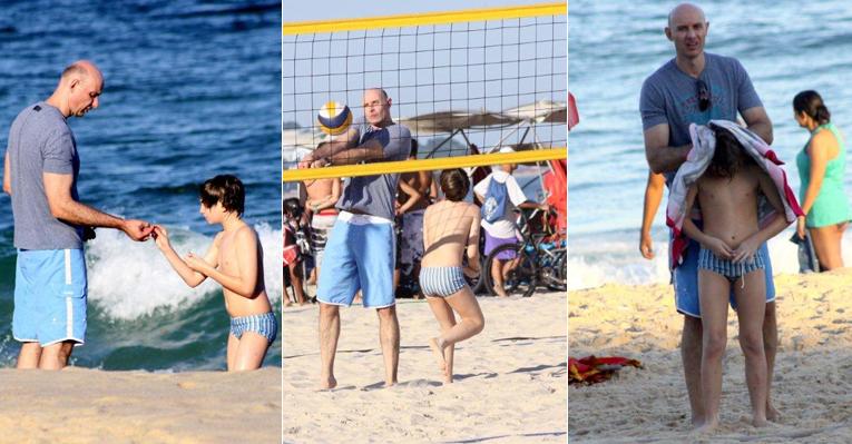 Separado, Tande se diverte com o filho na praia