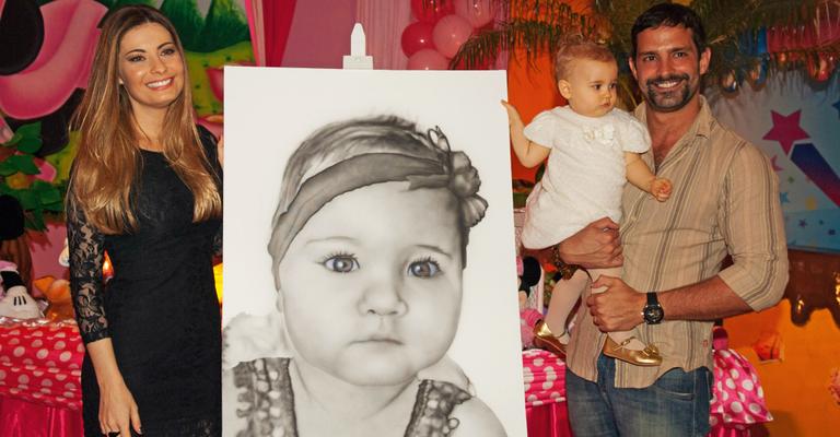 Iran Malfitano festeja o primeiro aniversário da filha Laura