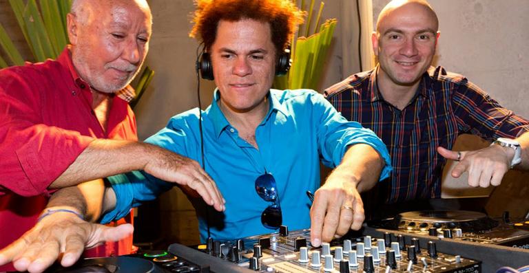 Romero Britto ataca de DJ na Casa Cor de São Paulo