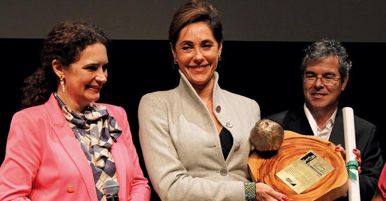 Christiane Torloni é homenageada por defender a Amazônia