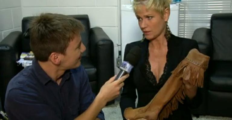 Xuxa Meneghel elege sua bota favorita e declara: ‘repito acessórios, mas não repito roupa’