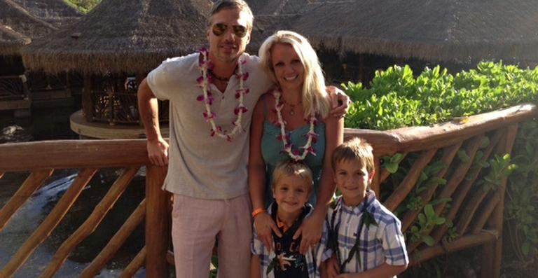 Dias de descanso de Britney Spears no Havaí com os filhos e o noivo