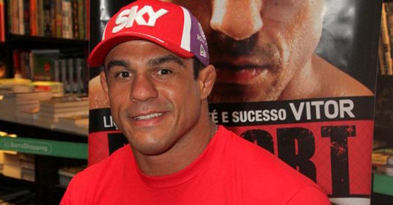 Vitor Belfort comenta a luta de Anderson Silva e Chael Sonnen
