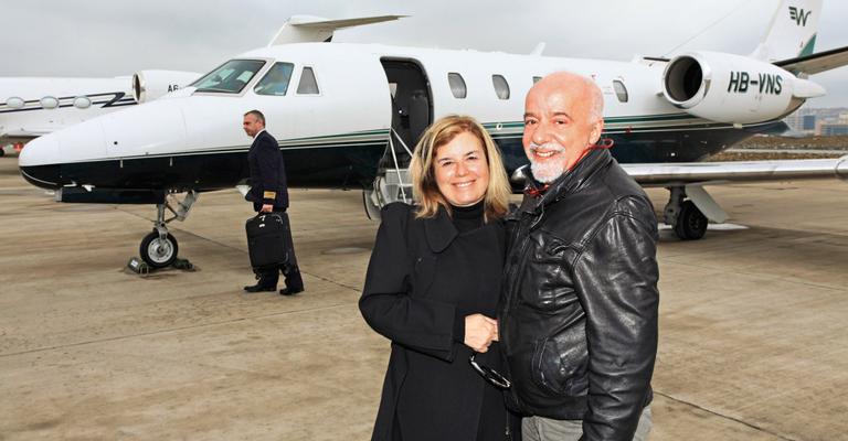 Paulo Coelho faz passeio romântico com Christina Oiticica na Turquia