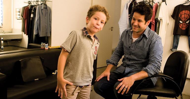 Murilo Benício grava campanha com o filho Pietro