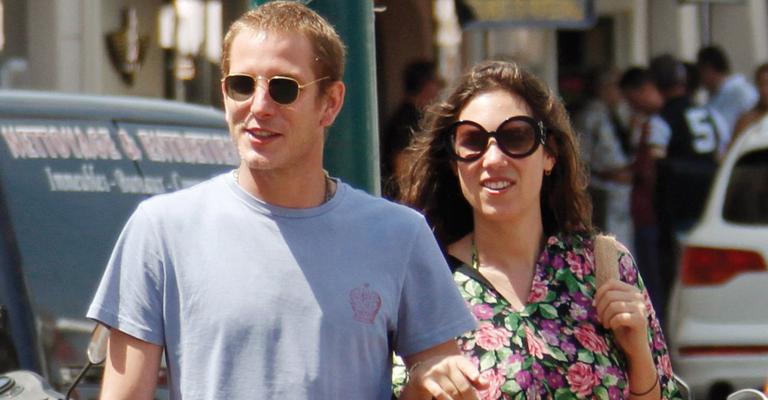 Andrea Casiraghi e Tatiana Santo Domingo passeiam por Saint-Tropez