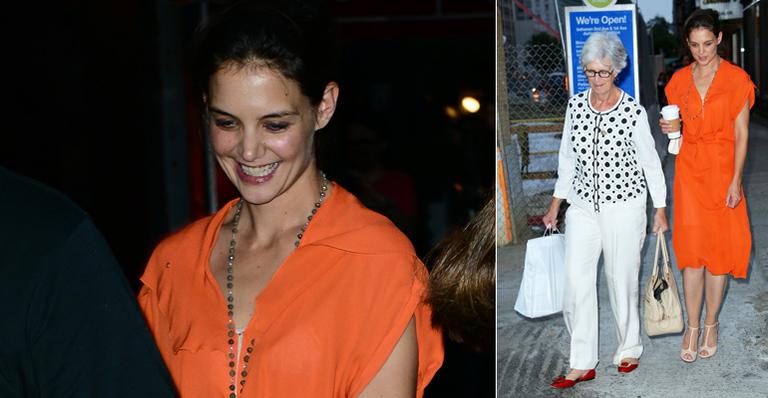 Katie Holmes em reencontro com a mãe: só sorrisos