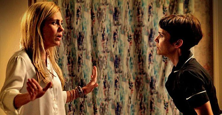 É hoje: Carminha descobre a farsa de Nina e a demite