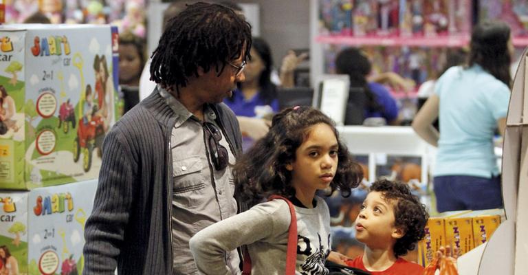 Djavan curte os herdeiros
