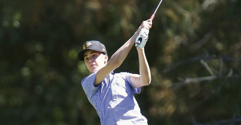 Justin Bieber joga golfe na Califórnia