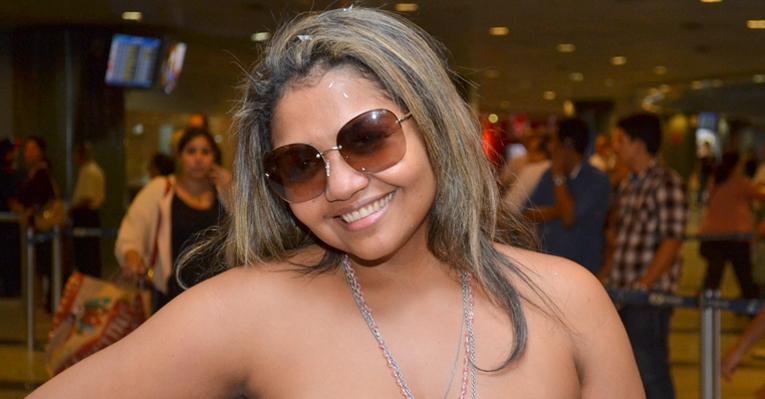 Gaby Amarantos comemora seus 34 anos; parabéns!