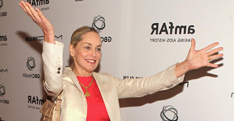 Animada, Sharon Stone prestigia evento em Washington