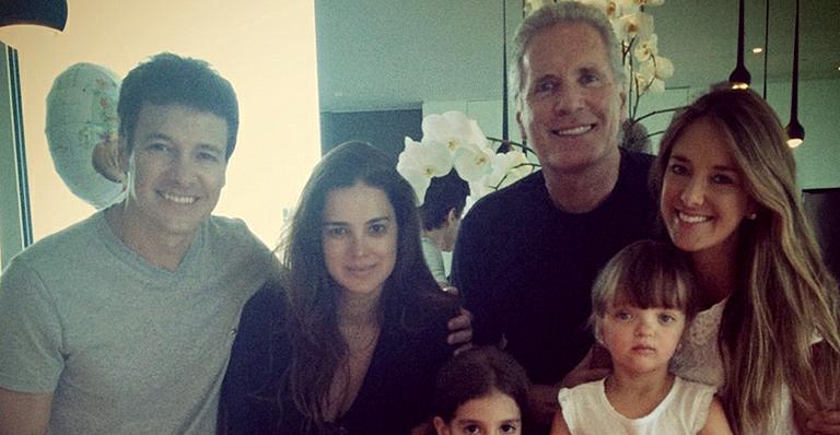 Com os pais e a família Faro, Rafaella Justus ganha festa de aniversário em Miami