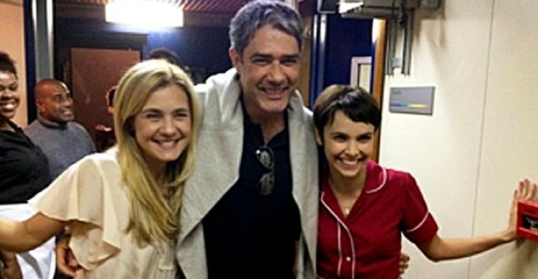 William Bonner  tieta elenco de ‘Avenida Brasil’