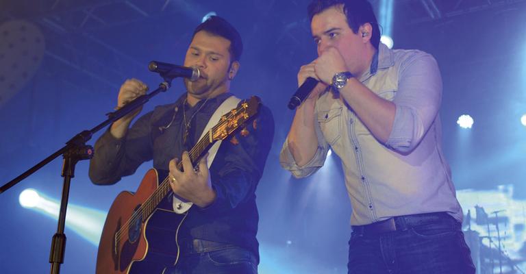 Marcos e Belutti realizam show em SP