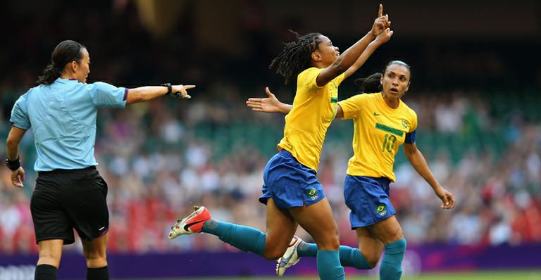 Futebol feminino do Brasil goleia Camarões por 5 a 0 na estreia