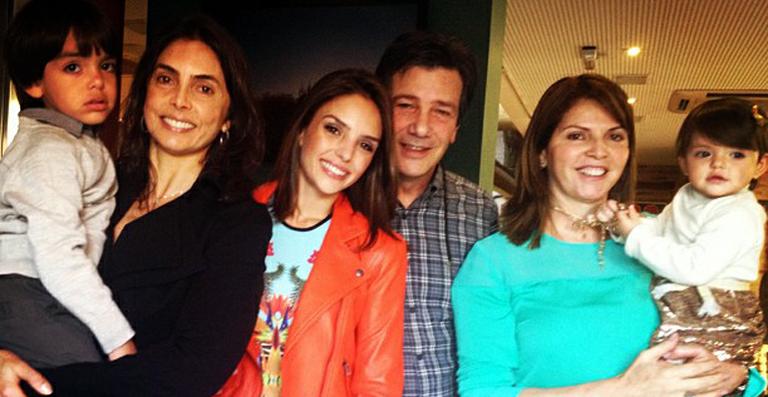 Caroline Celico faz festa aniversário ao lado da família