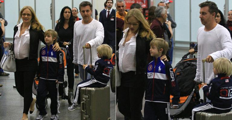 Angélica e Luciano Huck voltam ao Brasil após férias com os filhos nos Estados Unidos