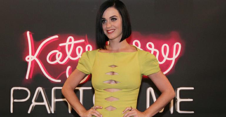 Katy Perry diz que não precisa mais de príncipe encantado para ter um final feliz