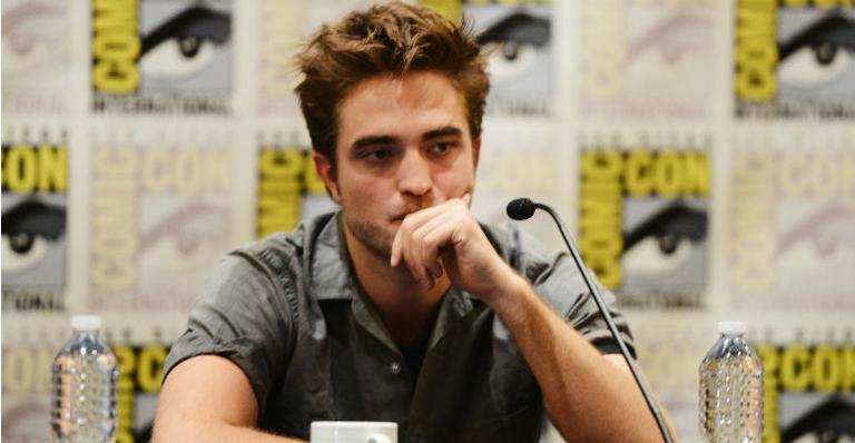 Robert Pattinson está saindo com desconhecidas; fãs podem boicotar Kristen Stewart