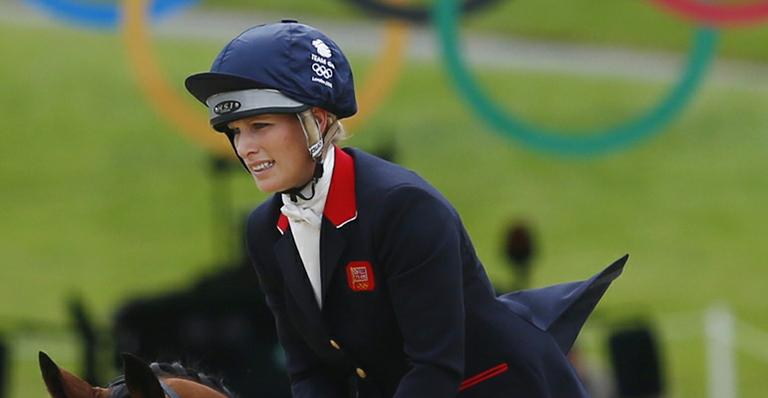Zara Phillips conquista primeira medalha da família real britânica em Jogos Olímpicos