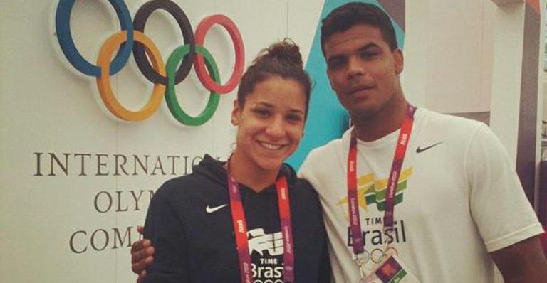 Mesmo com derrota, Joanna Maranhão mostra romantismo em Londres