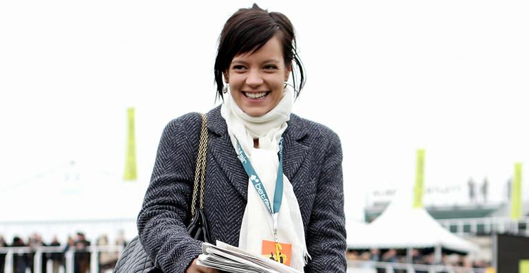 De volta ao trabalho, Lily Allen muda o nome artístico
