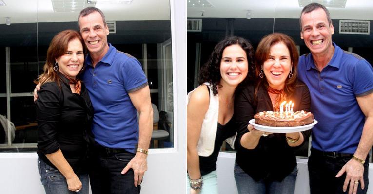 Carlinhos de Jesus faz festa surpresa para a esposa
