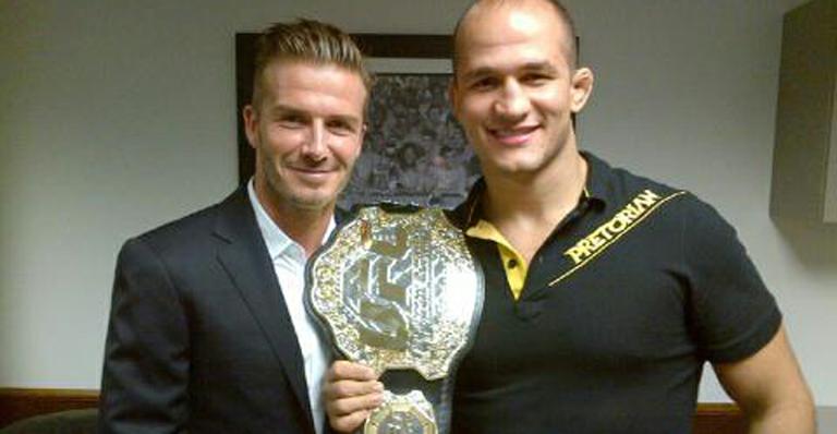 David Beckham tieta lutador brasileiro Junior Cigano