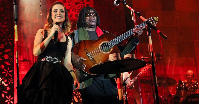 Sandy faz participação especial em show de Milton Nascimento