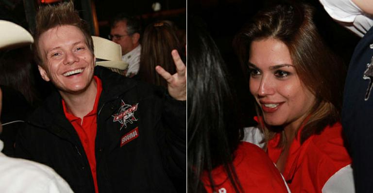 Thais Fersoza confere show de Michel Teló em festa country