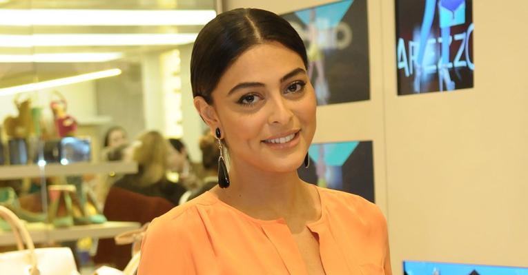 Em estúdio gravando ‘Gabriela’, Juliana Paes diz que acaba de saber do falecimento de Hebe