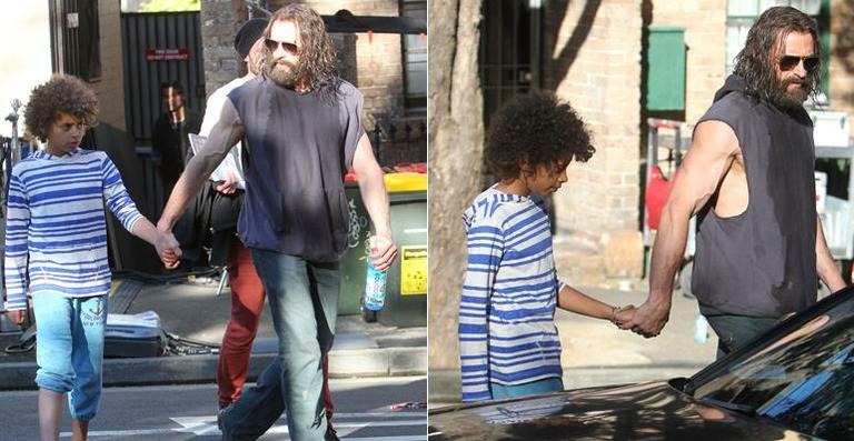 Hugh Jackman leva o filho para conhecer set de filmagens de ‘X Men Origens: Wolverine’