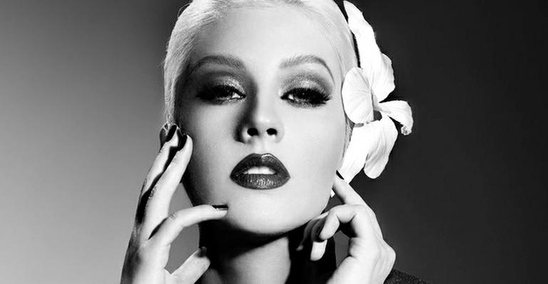Christina Aguilera posa para fotos de divulgação do novo álbum