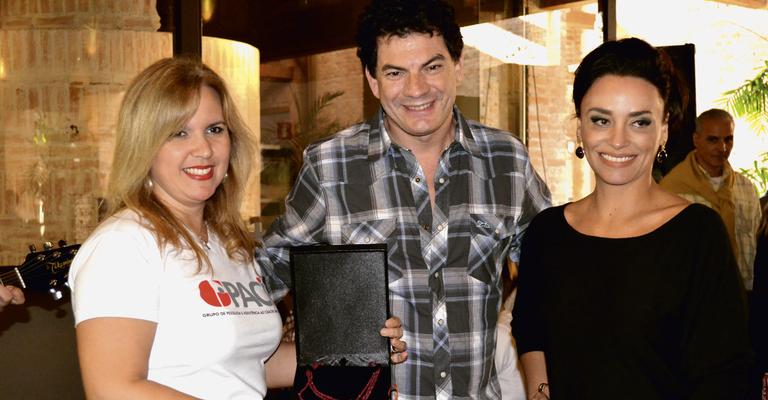 Karina Bacchi e Giselle Itié vão a evento solidário