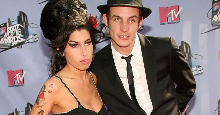 Blake Fielder-Civil quer visitar túmulo de Amy Winehouse pela 1ª vez