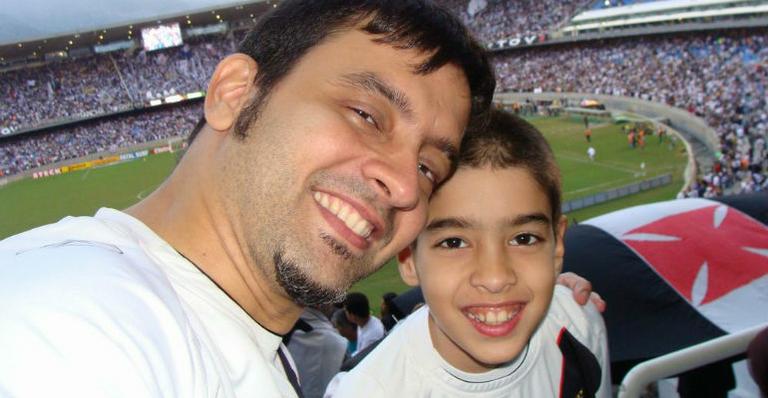Matheus Costa demonstra carinho pelo pai
