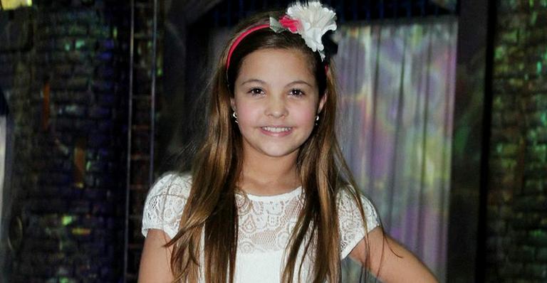 Atriz mirim Julia Gomes irá cantar no especial ‘Criança Esperança’