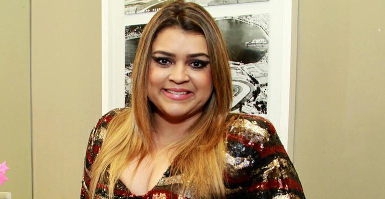Filha do baiano Gilberto Gil, Preta Gil ensina deliciosa receita de moqueca de camarão com pirão. Confira!