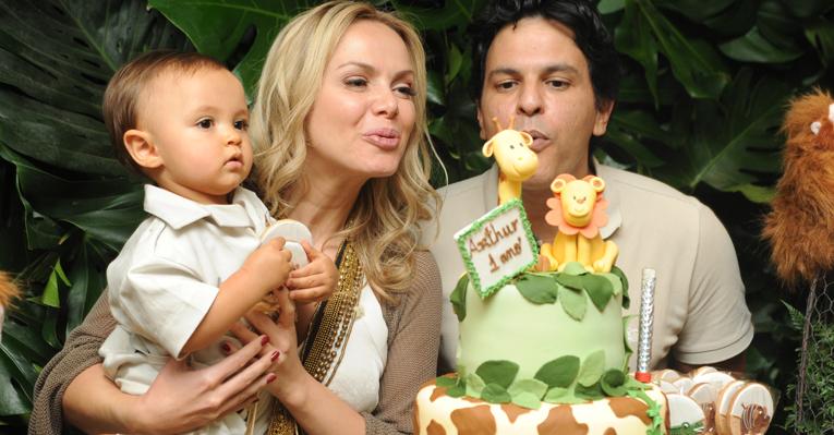 Eliana recebe amigos na festa de 1 ano de Arthur