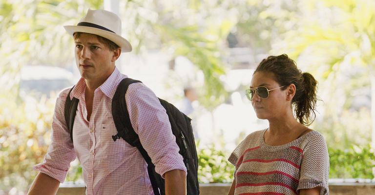 Ashton Kutcher curte passeio com Mila Kunis
