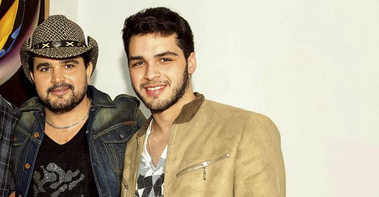 Zezé Di Camargo festeja 50 anos com show em Minas Gerais