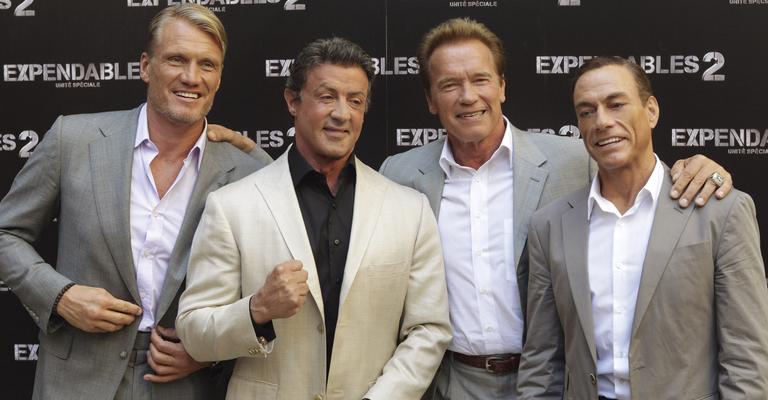 Sylvester Stallone tenta superar luto com trabalho