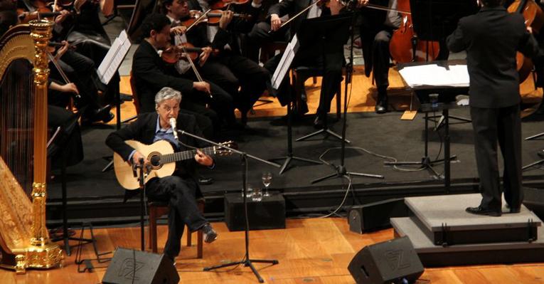 Caetano Veloso se apresenta com orquestra no Rio de Janeiro