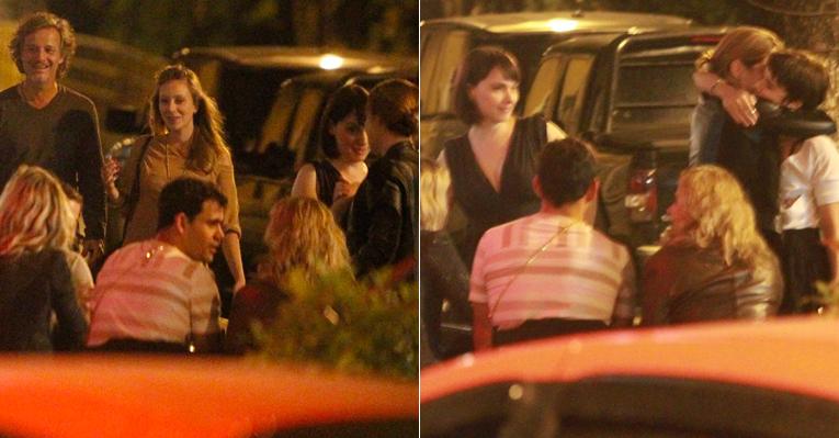 Depois de festa, elenco de ‘Avenida Brasil’ estica a noite em boteco