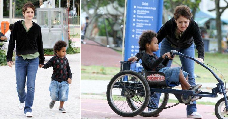 Drica Moraes brinca com o filho Mateus no Rio. ‘Eu queria ter filho desde os sete anos’, declarou a atriz