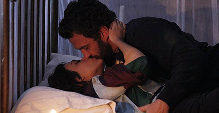 Finalmente! Rodrigo e Miriam têm a primeira noite de amor