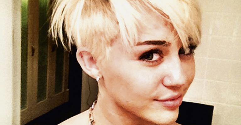 Família de Miley Cyrus se preocupa com atitudes da cantora